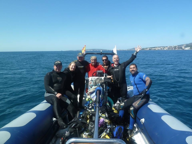  Diving trip by boat 